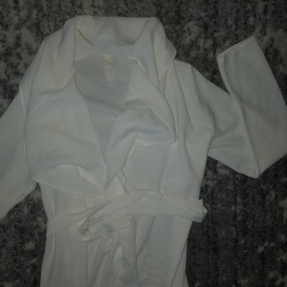 Primi robe style white duster💕😘💋💕😘💋 - Picture 5 of 8